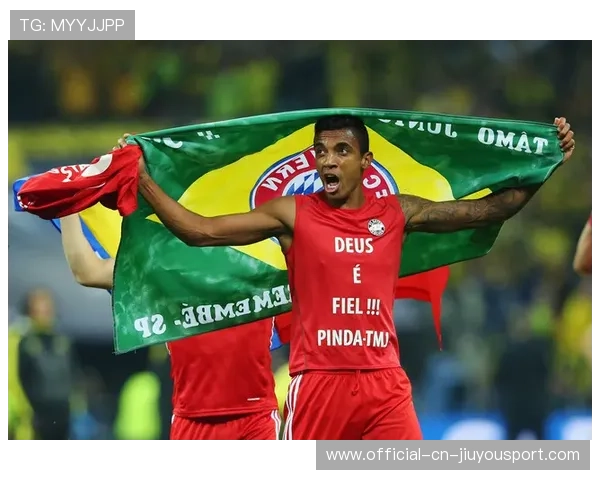 河南队古斯塔沃背身护球，转身一脚斜传打穿肋部